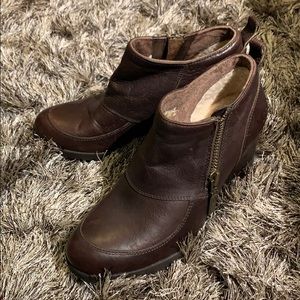 WORN ONCE UGG BOOTIES